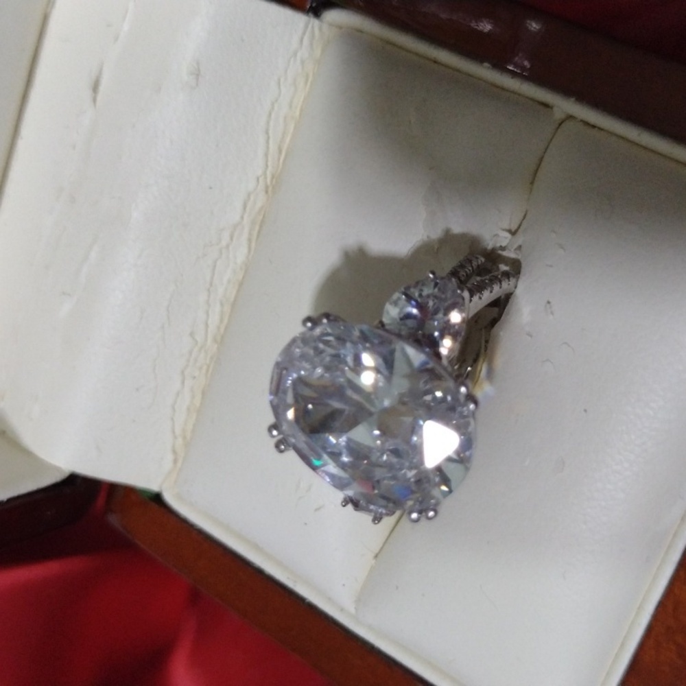 Leave Your Diamonds in the Vault Box and Dazzle th - Picture 14 of 14